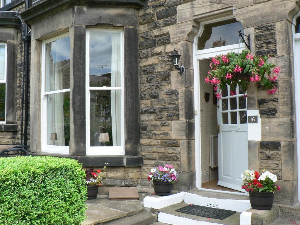 16 Franklin Bijou Boutique Acomodação com café da manhã Harrogate Exterior foto
